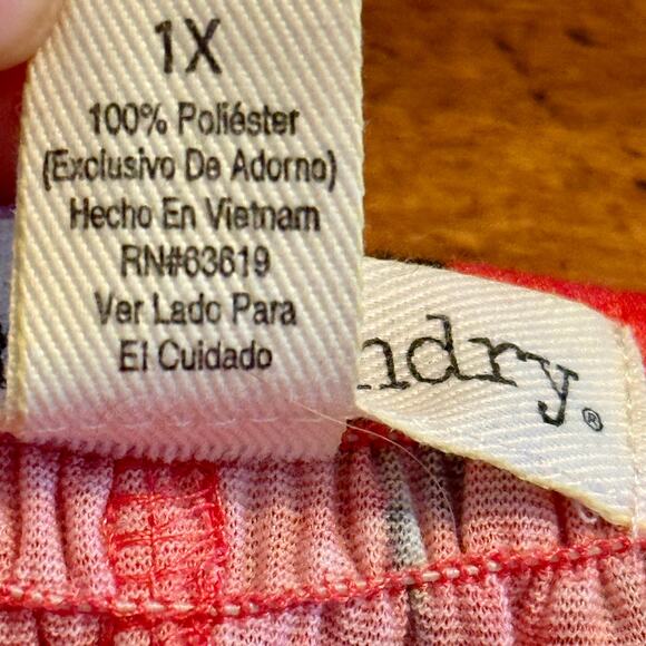 New York Laundry Women’s 1X (Plus Size) Red Floral Cold Shoulder Tunic Top A0083 - Picture 9 of 9